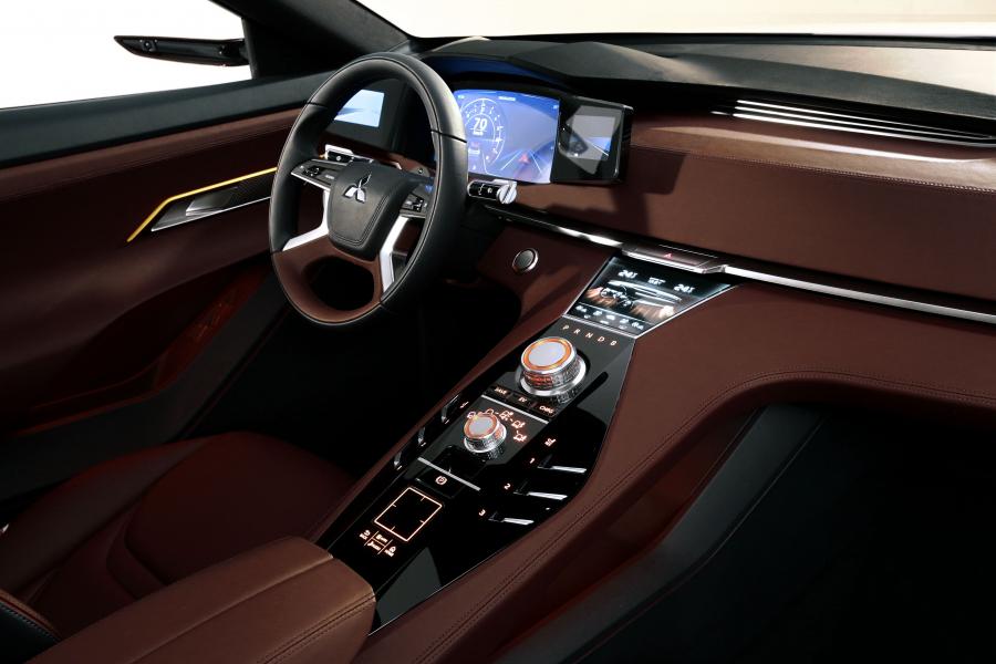Интерьер Mitsubishi GT-PHEV Concept 2016 года  (фото 21 из 30)